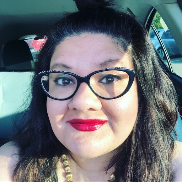 Meet your Posher, Theresa - Picture 1 of 3